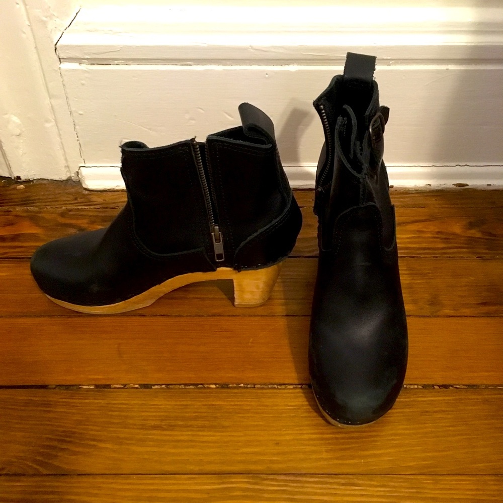 No. 6 Leather Buckle Boot.